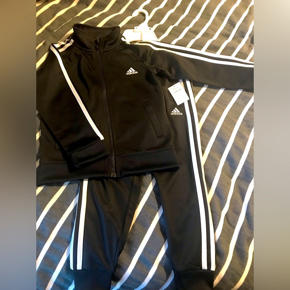 Classic Black Adidas Track Suit Sz 5